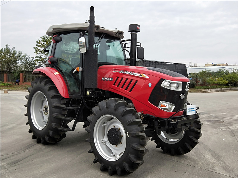 130-Horsepower Four-Wheel Drive Wheel Tractor101